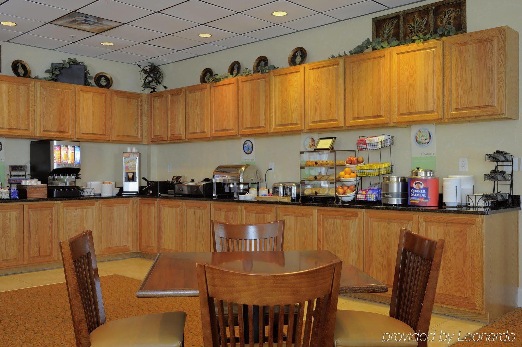 Inn At Orangeburg Restaurant photo